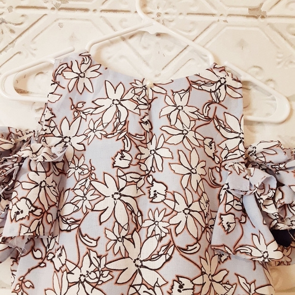 Binkeke Off the Shoulder Top - Picture 3 of 10